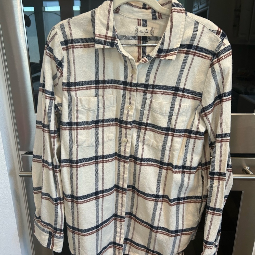 Altar'd State Ivory and Navy Shacket, has side pockets! Size M, GUC